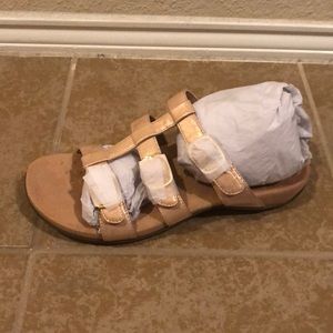 Vionic Sandal Miss Rose Gold Size 10
